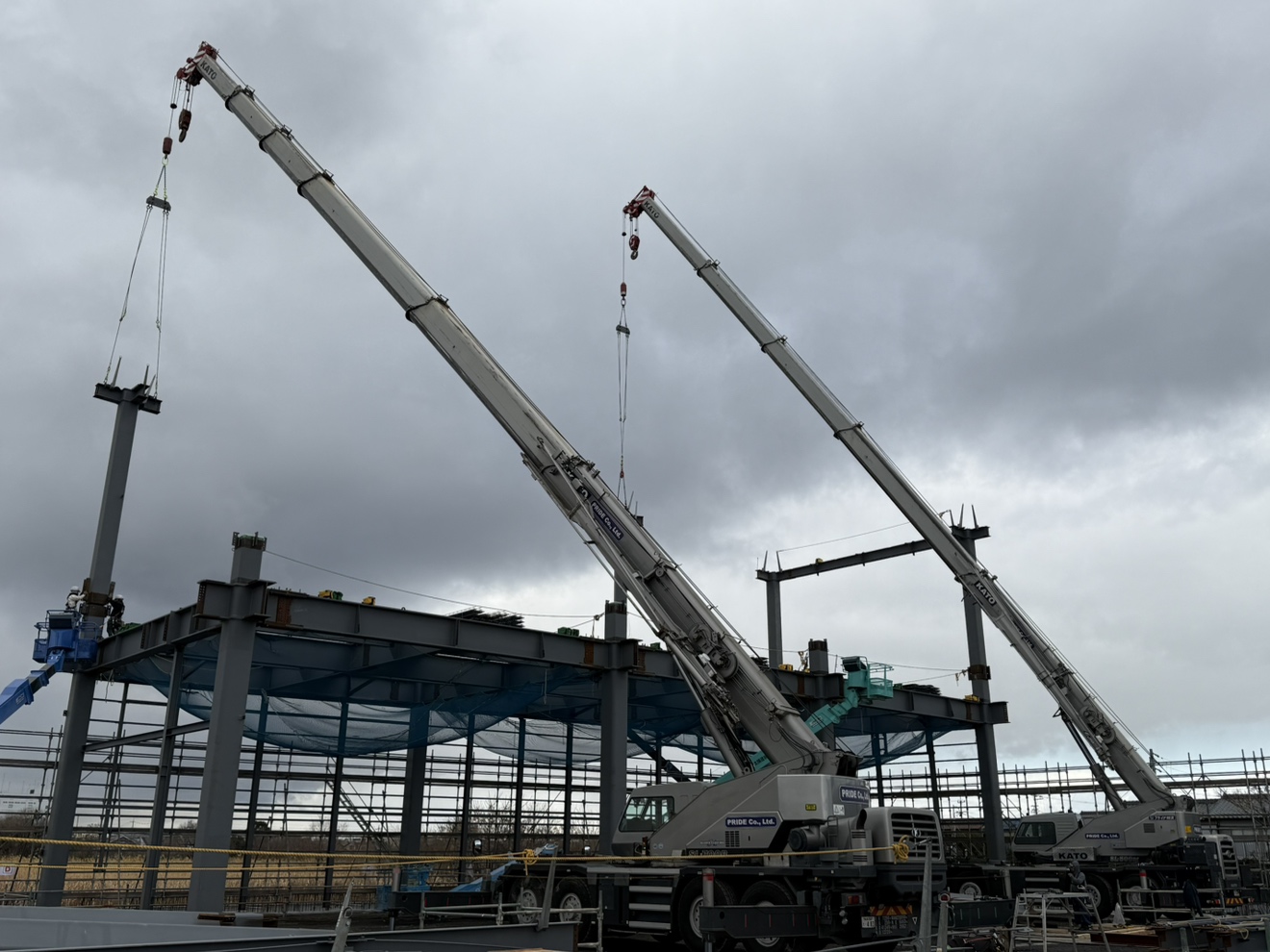 70t、50tラフタークレーン作業風景