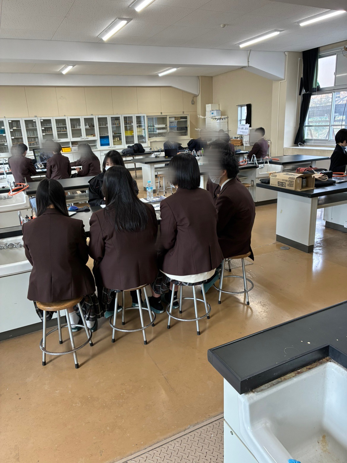 四日市商業高校の職業別説明会に参加させていただきました