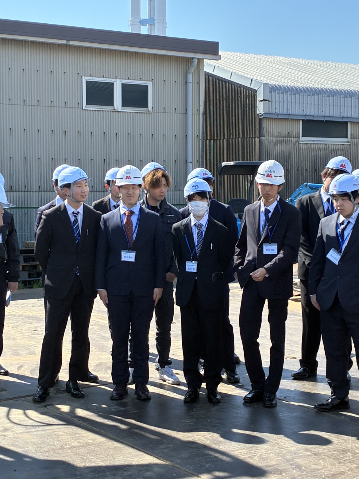 グループ会社拠点見学バスツアーを行いました