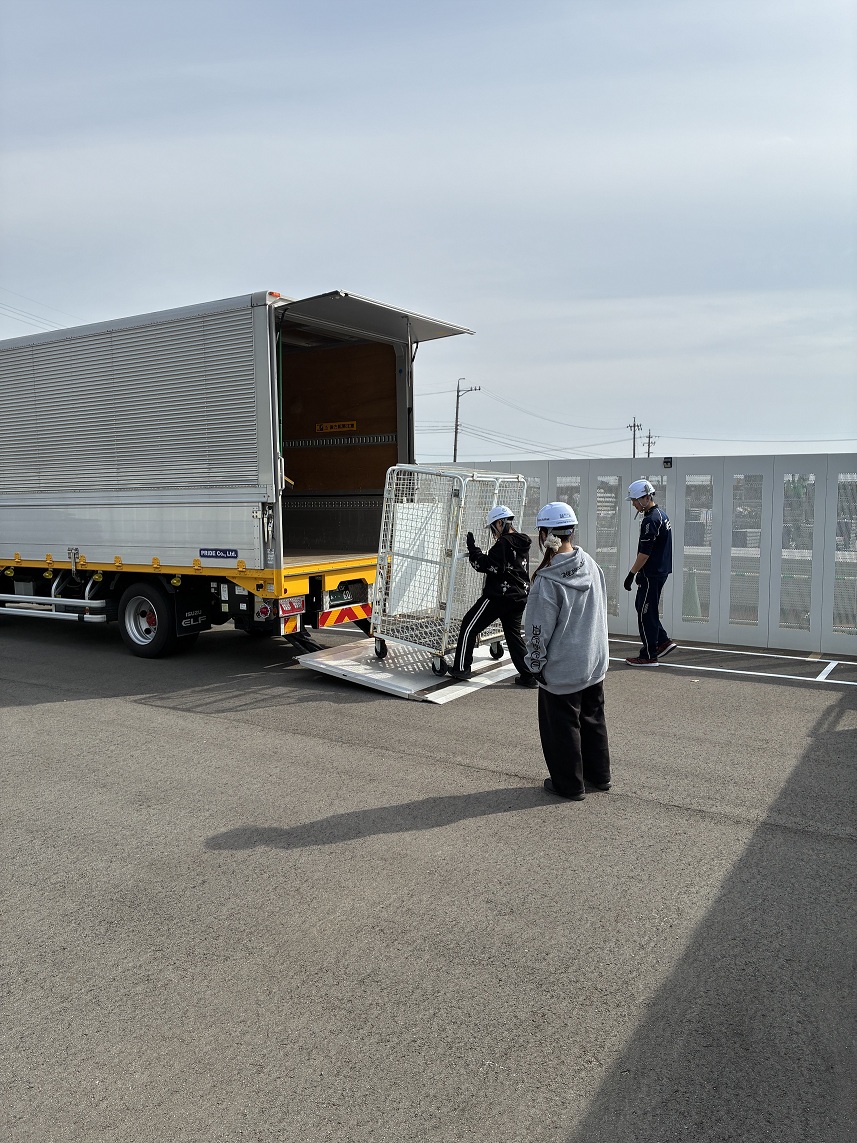 新入社員のテールゲートリフターの研修行いました！