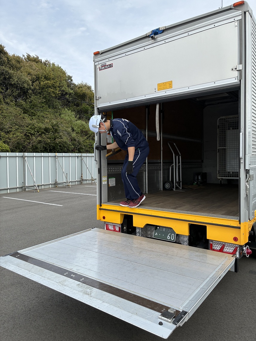 新入社員のテールゲートリフターの研修行いました！