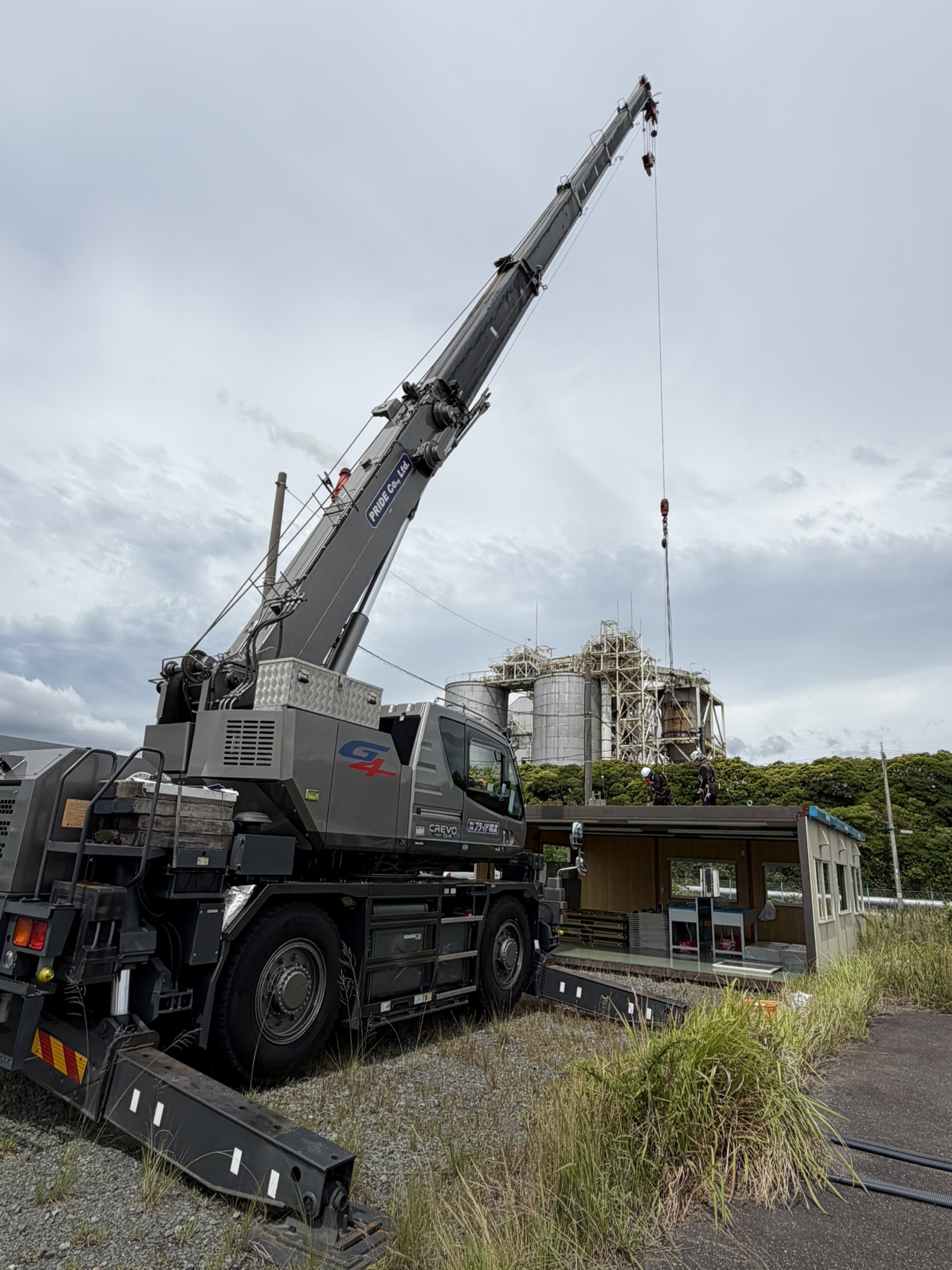 総合技術職の方たちの作業風景